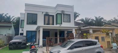 Semi-Detached House For Sale in Shah Alam,SGR