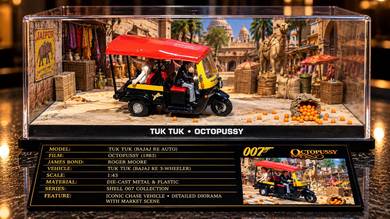 James Bond 007 Tuk Tuk OCTOPUSSY 1:43 Roger Moore