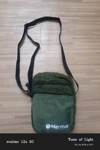 marmot fleece sling bag 