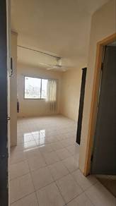 Room in Tanjong Tokong, PNG