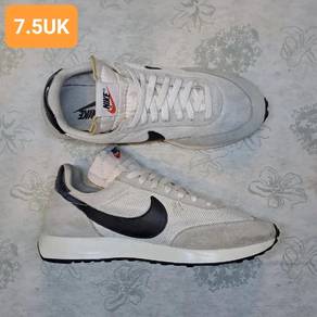 7.5UK Nike Air Tailwind 79