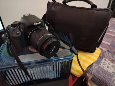 Kamera DSLR Canon EOS 700D untuk di jual