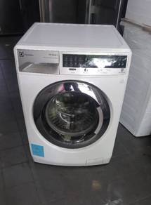 Inverter front load hot washer 10kg Electrolux