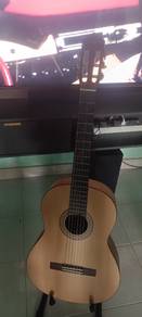 classical guitar Yamaha c40