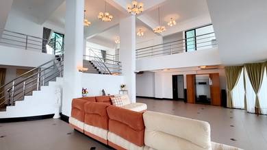 Condominium For Sale in Silverton