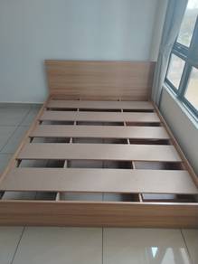 Maple Queen Size Bed Frame wt Drawer TF743