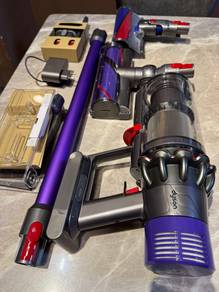 Dyson Cylcone v10 Vacuum Cleaner