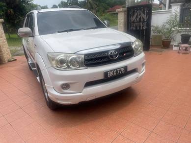 Toyota Fortuner V in Kubang Kerian, KTN