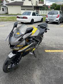 Yamaha R15
