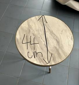 Coffee table / Decoration table
