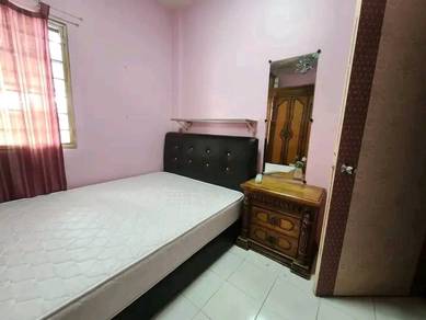 Katil quen siap tilam