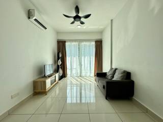 Condominium For Rent in Tropicana Bay Residences @ PWC