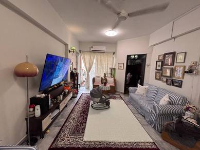 Condominium For Sale in Teratai Mewah Condominium