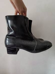 boots hitam kawad