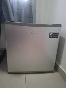 Midea mini fridge 