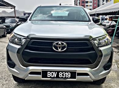 Toyota Hilux E in Desa Petaling, KUL