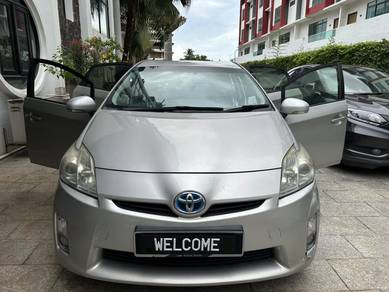 Toyota Prius LUXURY (HYBRID) in Others, PNG
