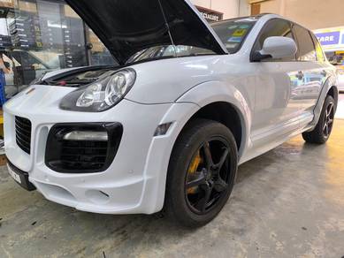 Porsche Cayenne in Gombak, SGR