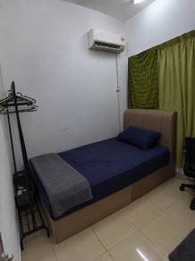 Room in Bandar Utama, SGR