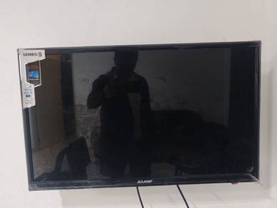 Jeeansp 32 inch smart TV for sale