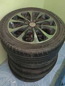 Rim asal dan tayar Perodua Bezza untuk dijual