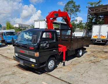 Mazda Titan Body Cargo Kayu 11.5Kaki Sama Crane