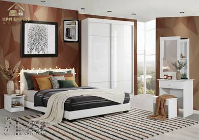 Bedroom set (new)