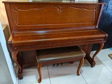 Young Chang U-121 Upright Piano with heater/Korea 