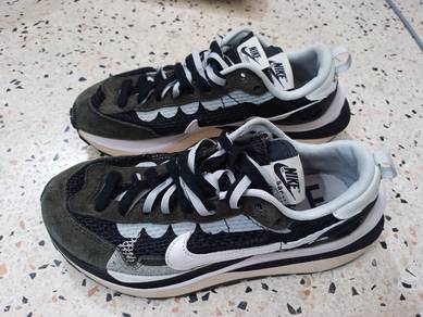 Kasut Nike Sacai