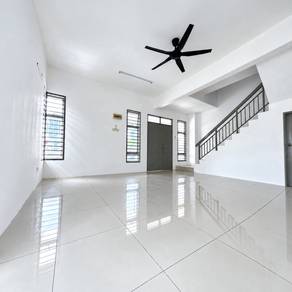 Semi-Detached House For Sale in Bandar Saujana Putra,SGR