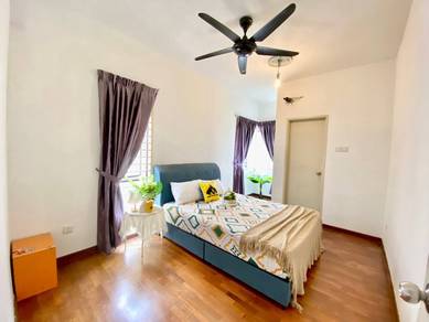 Room in Puchong, SGR