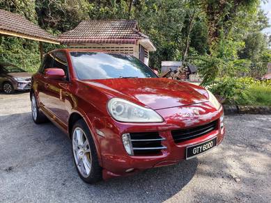 Porsche Cayenne in Bukit Antarabangsa, SGR