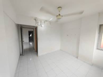 Apartment For Sale in Taman Pekaka Block 33