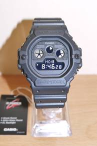 Casio DW5900BB-1DR Tapak Kucing Blackout