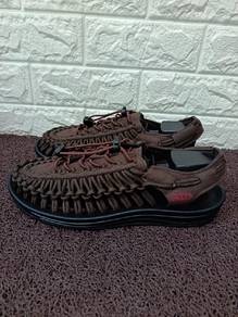 uk8 KEEN Uneek Sandals
