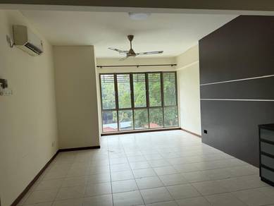 Condominium For Rent in Molek Pine 2
