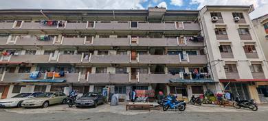 Flat For Sale in Taman Anika