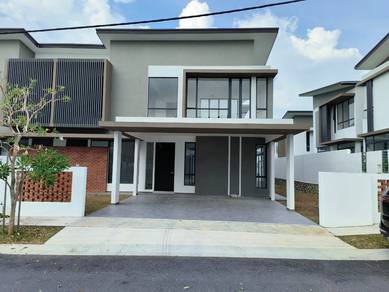 Semi-Detached House For Sale in Ayer Keroh,MLK