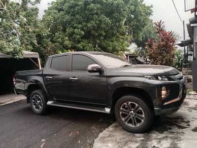 Mitsubishi Triton VGT A/T PREMIUM in Puchong, SGR