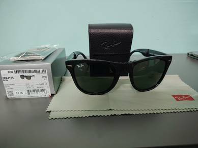 RayBan wayfarer folding