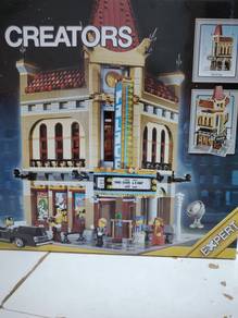Lego Cinema, Creators and Building