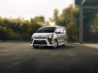 Toyota Voxy ZS KIRAMEKI III in Senai, JHR