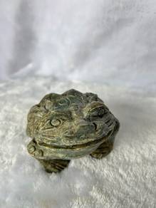 Hand-Carved Serpentine / New Jade Money Toad
