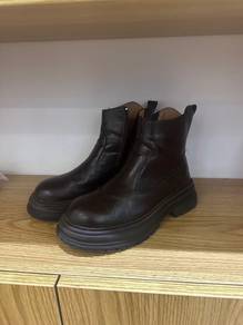 Pre-loved women's sheepskin boots, size 37
