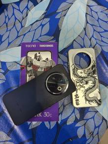 Spark 30 c 256gb