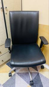 Office chair, table, drawer