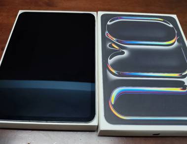 iPad Pro 11-inch (6th Gen) ,256GB Wi-Fi + Cellular