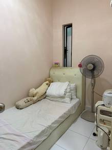 Condominium For Rent in Kristal View