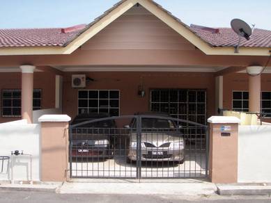 Terraced House For Rent in Chukai,TRG