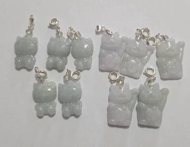 jade pendant hello kitty & cat